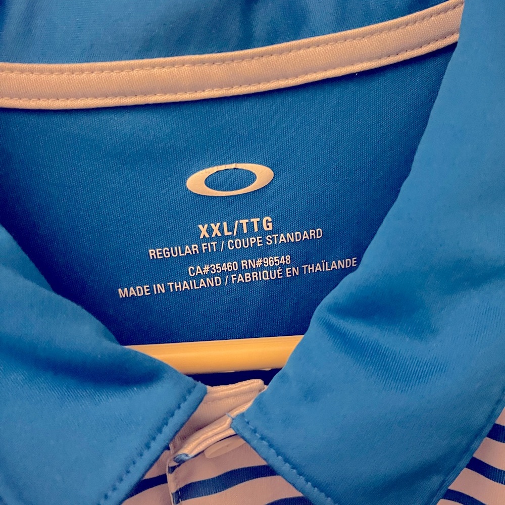 2XL Oakley polo in a gorgeous ocean deep blue.